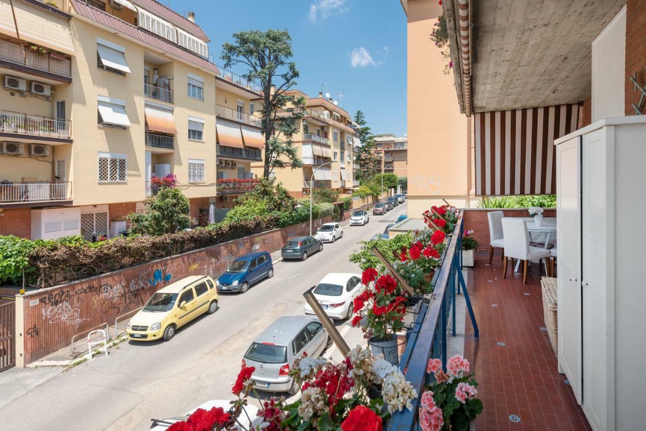 Апартаменти Roma Chic Flat Monte Mario Екстер'єр фото